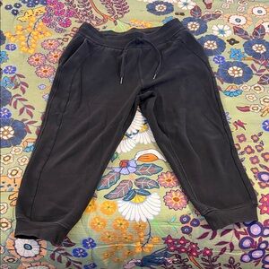 🖤 Lululemon scuba capri joggers sz 12